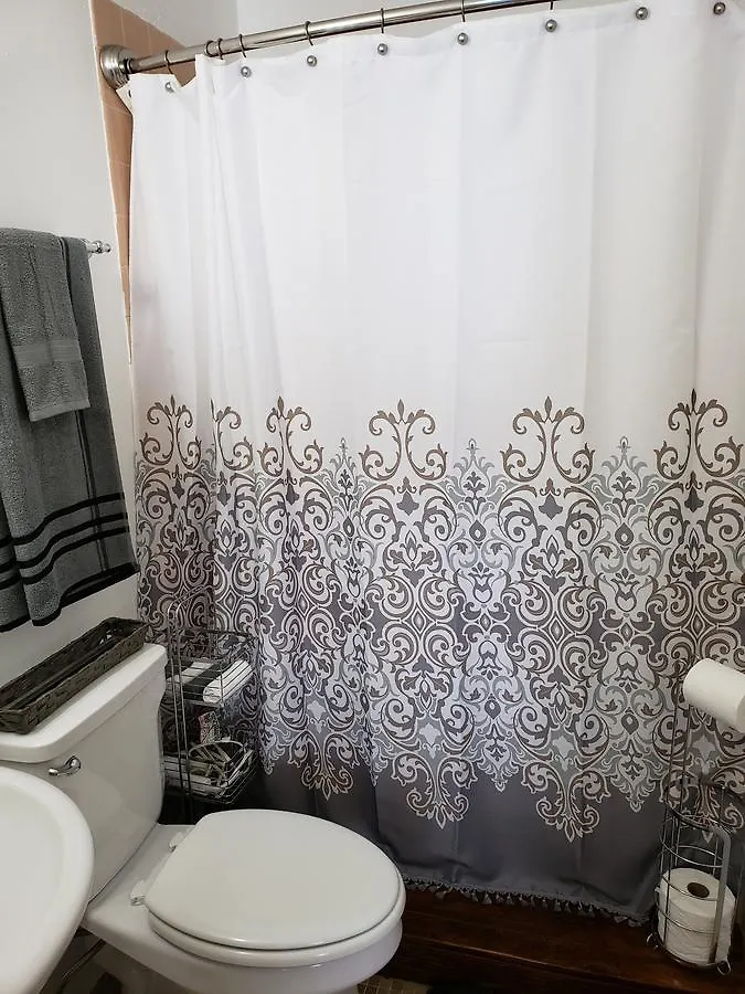 Gorgeous Beach Front Studio With Electricity Water Ac 루키요 아파트
